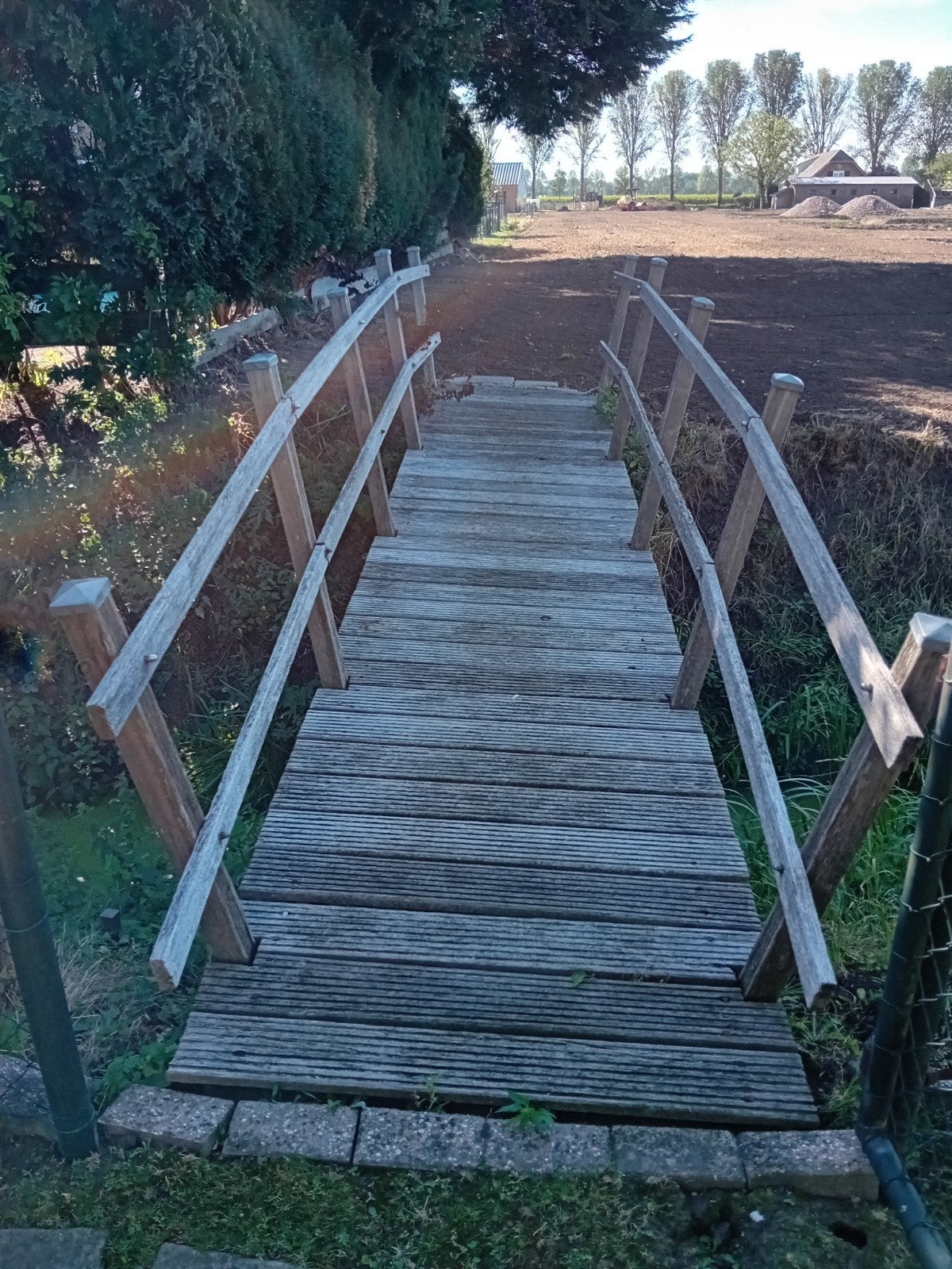 Robuuste houten brug voor tuin, vijver of sloot, Ophalen of Verzenden, Gebruikt