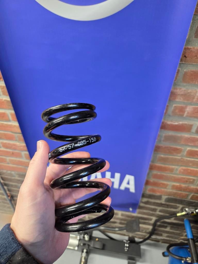 Yamaha mt10 yamaha r1 schokbreker veer, Ophalen of Verzenden