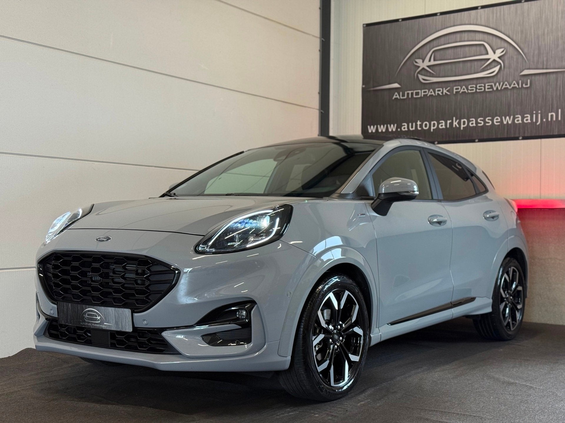 Ford Puma 1.0 EcoBoost Hybrid ST-Line X Pano, ACC, Apple Car, 125 pk, Zwart, Leder en Stof, 665 kg