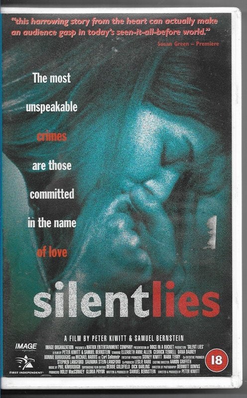 VHS - Silent Lies - Ex-Rental tape uit de UK - NIEUW, Engels, Vanaf 16 jaar, Verzenden, Nieuw in verpakking