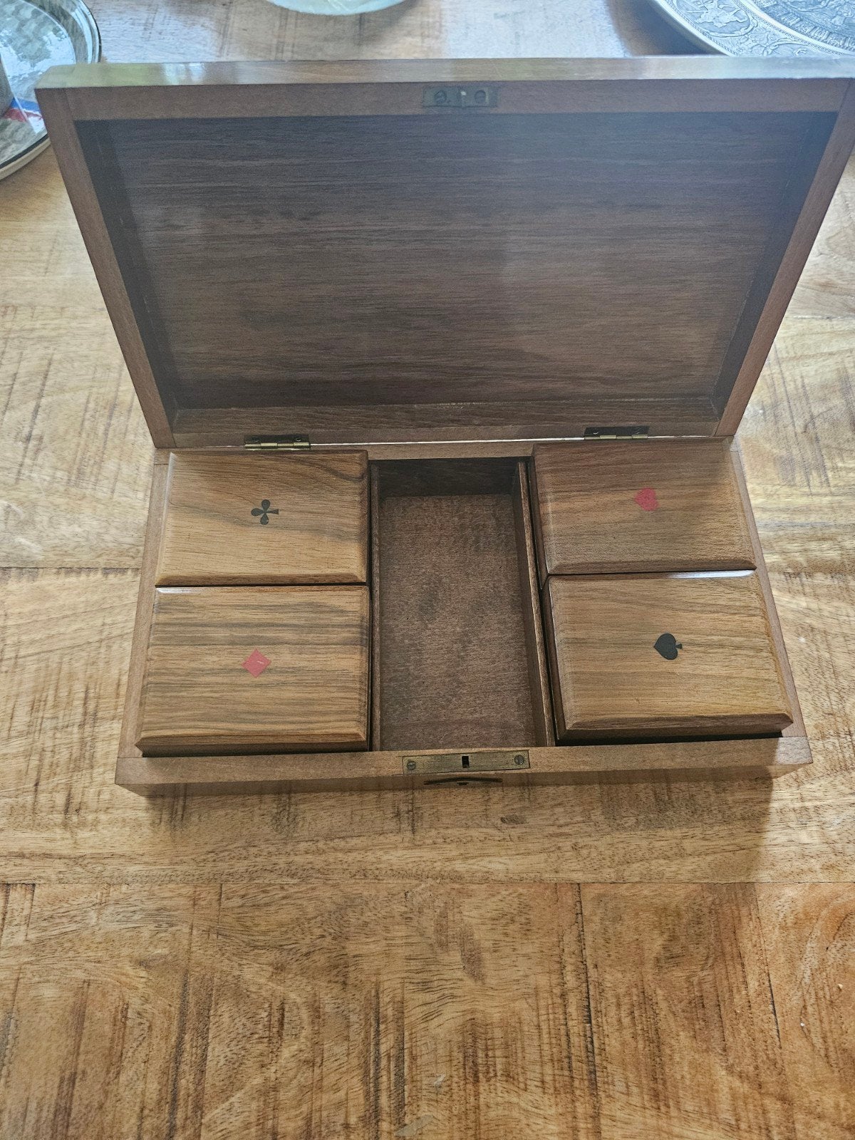 Luxe houten bridgedoos met inhoud, Drie of vier spelers, Ophalen of Verzenden, Gebruikt, Onbekend