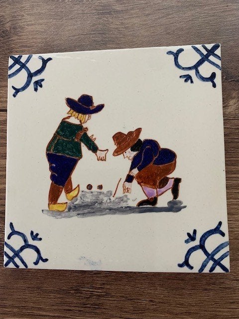 Oud Hollands handgeschilderd tegeltje - kinderspelen, Ophalen of Verzenden, Zo goed als nieuw