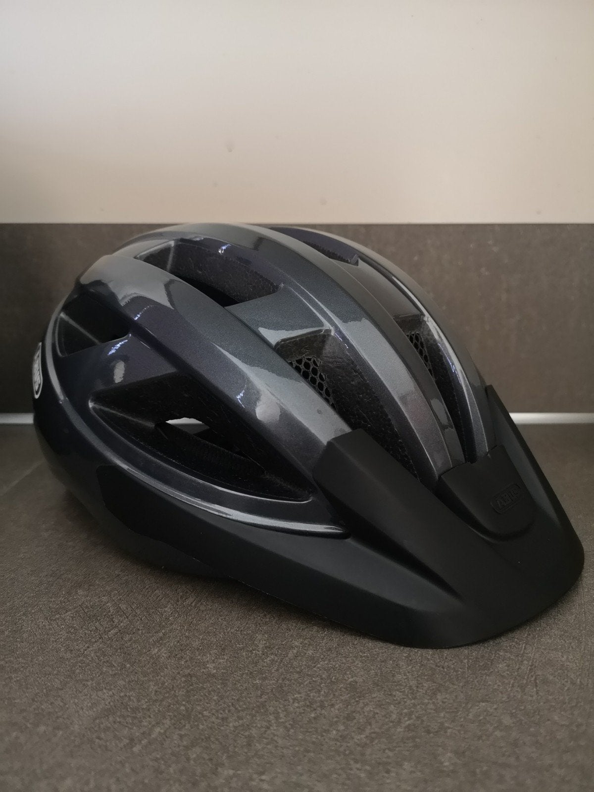 Abus Fietshelm Grijs - Maat 52-58 cm,  in goede staat, Gebruikt, Overige maten, Ophalen of Verzenden, Abus