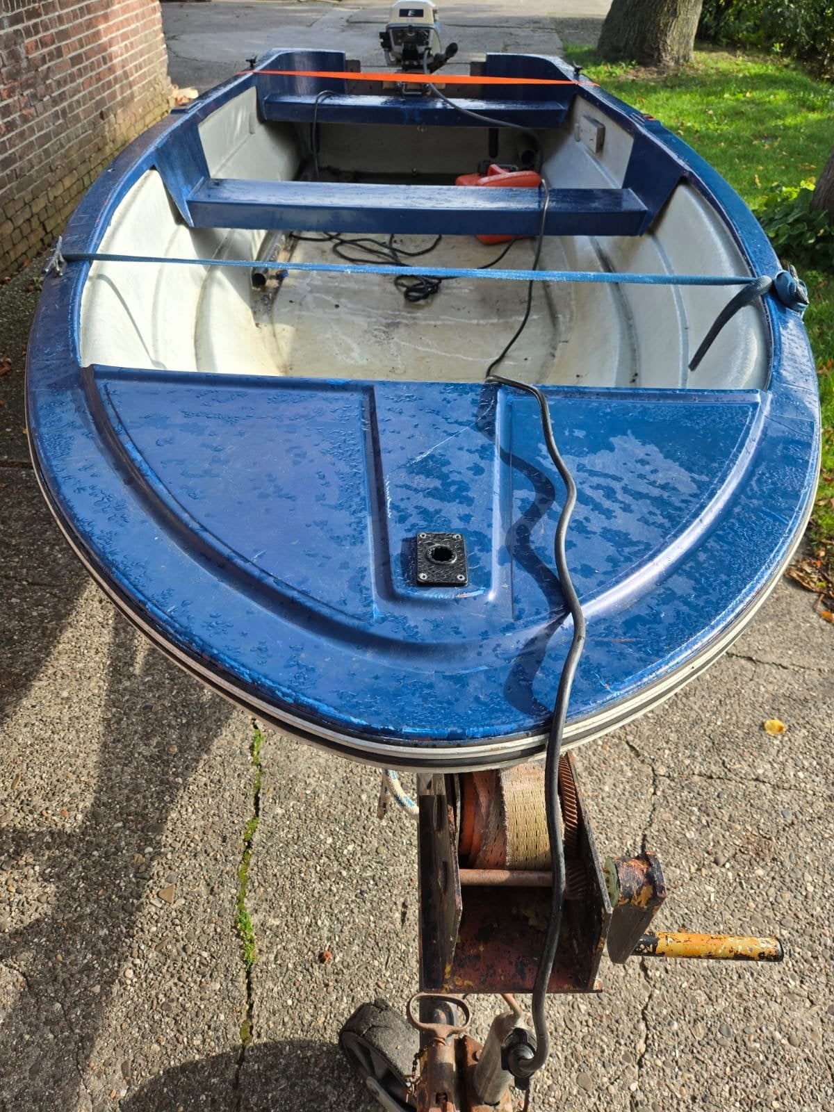 Goed varende boot met 7,5pk motor en trailer, Gebruikt, 4 m, Buitenboordmotor, Polyester