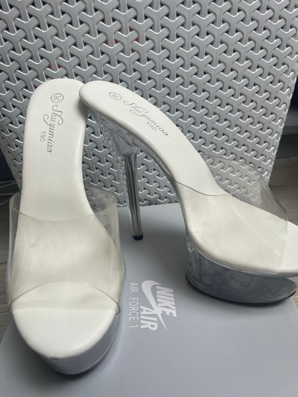Transparante Muiltjes met Hoge Hak - Maat 36, Ophalen of Verzenden, Zo goed als nieuw, Wit, Sandalen of Muiltjes