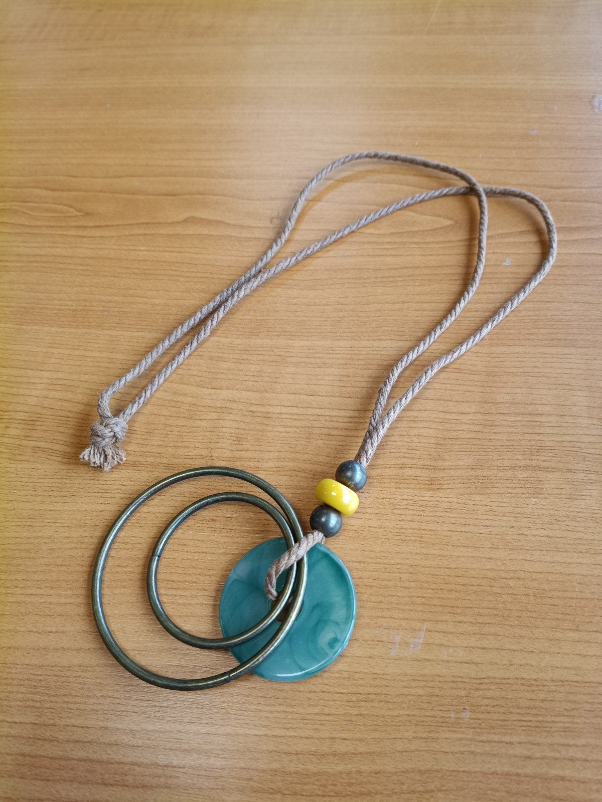Vintage ketting, te koop. Ringhangers en kralen., Ophalen of Verzenden, Zo goed als nieuw, Groen, Overige materialen