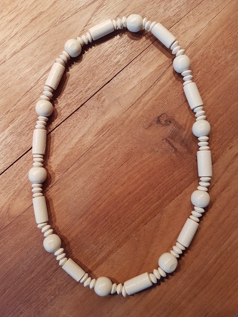 Ketting van houten kralen, wit / beige, Ophalen of Verzenden, Nieuw, Wit, Overige materialen