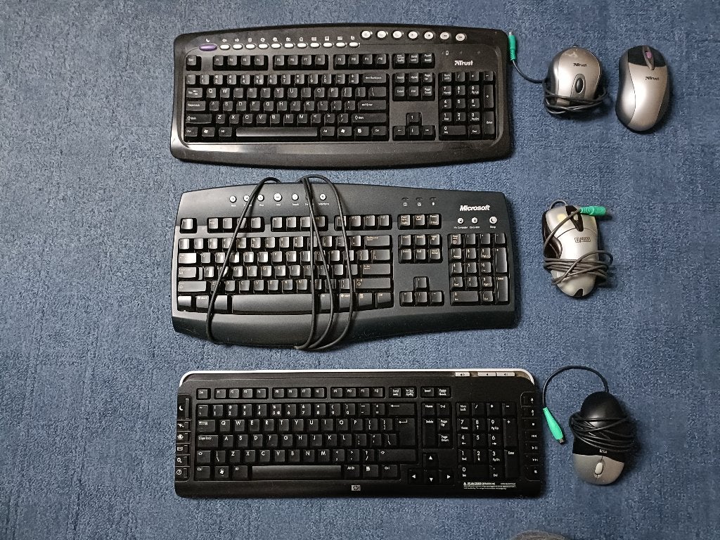 3 verschillende computer toetsenborden., Computers en Software, Toetsenborden, Gebruikt, Toetsenbord en muis-set, Ophalen of Verzenden