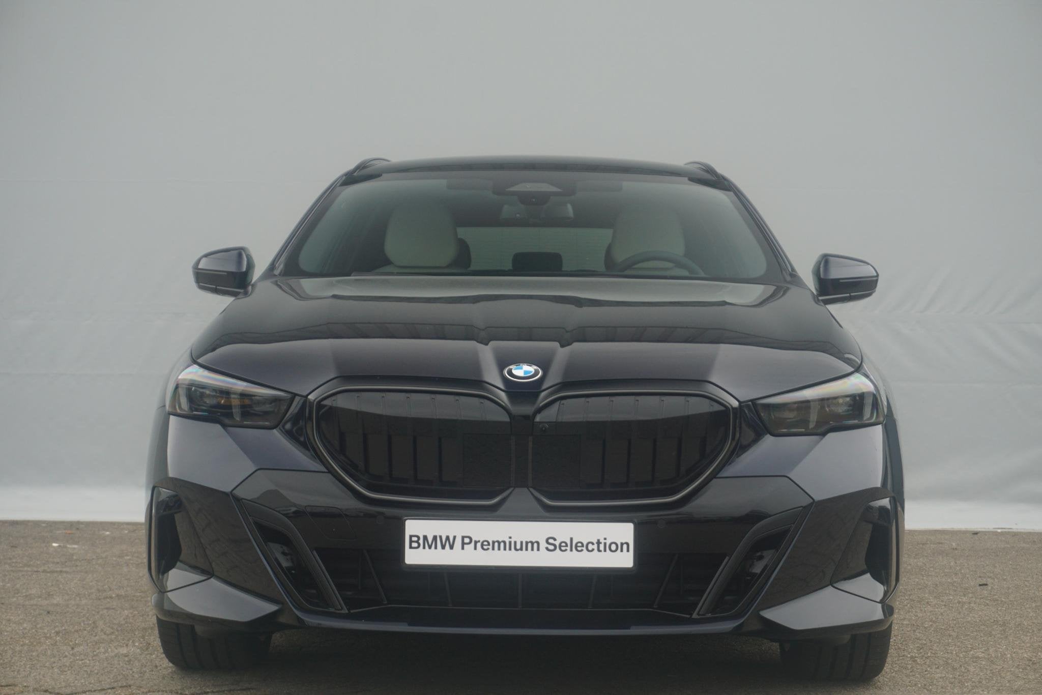 BMW 5 serie Touring 520i M Sportpakket Pro | Comfort Pack |, Auto's, Automaat, 1998 cc, Euro 6, Zwart