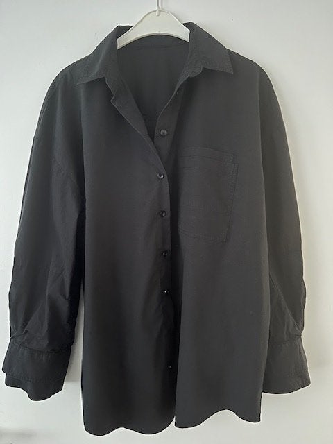 Zara, zwarte bloes met leuke dubbele manchet maat XL., Maat 46/48 (XL) of groter, Nieuw, Ophalen of Verzenden, Zara