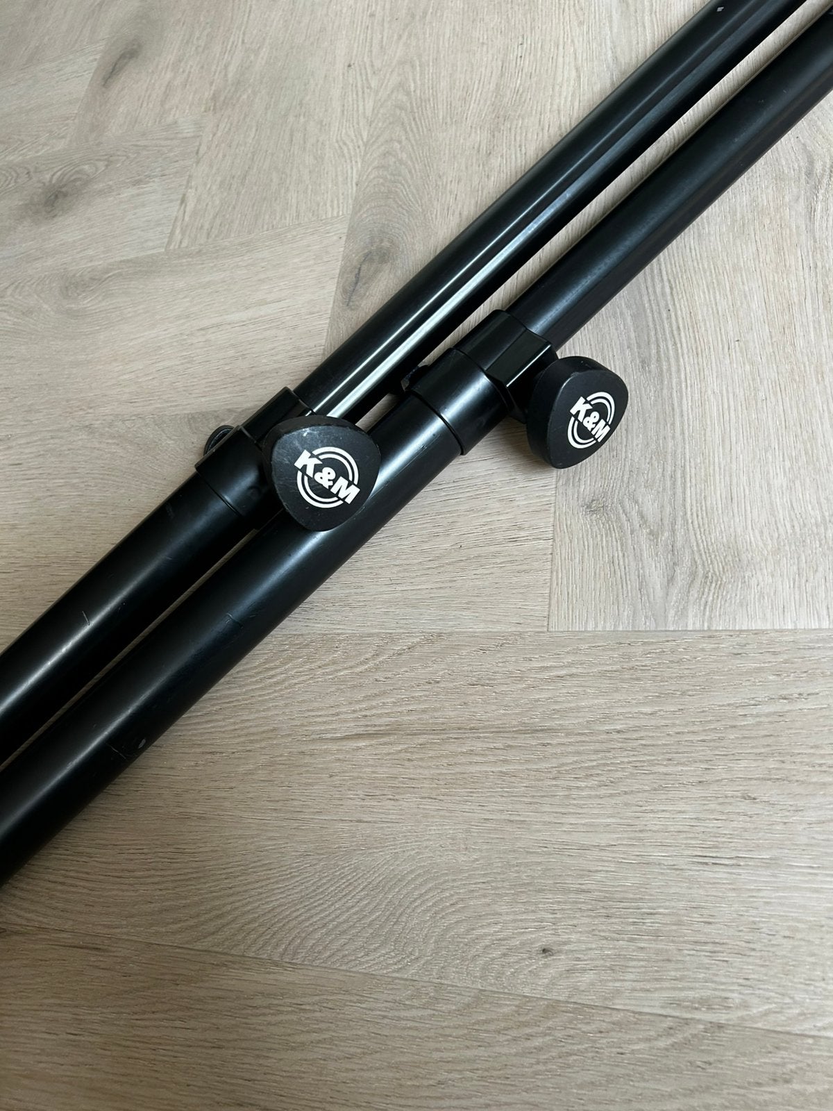 Tussenpaal 2x K&M, Muziek en Instrumenten, Ophalen, Zo goed als nieuw, Instrumentstandaard, Speaker
