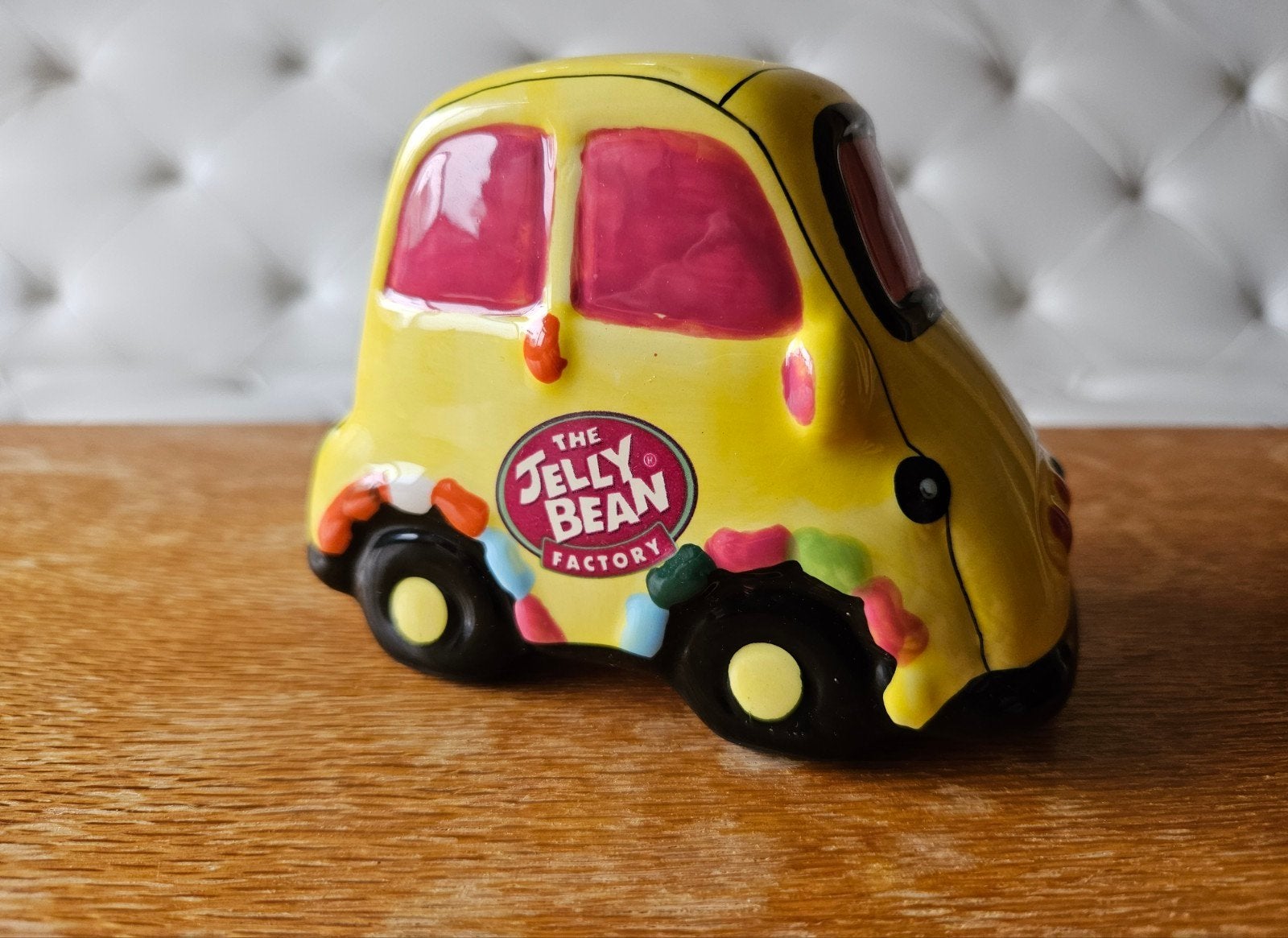 Auto spaarpot van The Jelly Bean Factory, Ophalen of Verzenden, Zo goed als nieuw, Steen, Aardewerk of Keramiek, Vervoermiddel