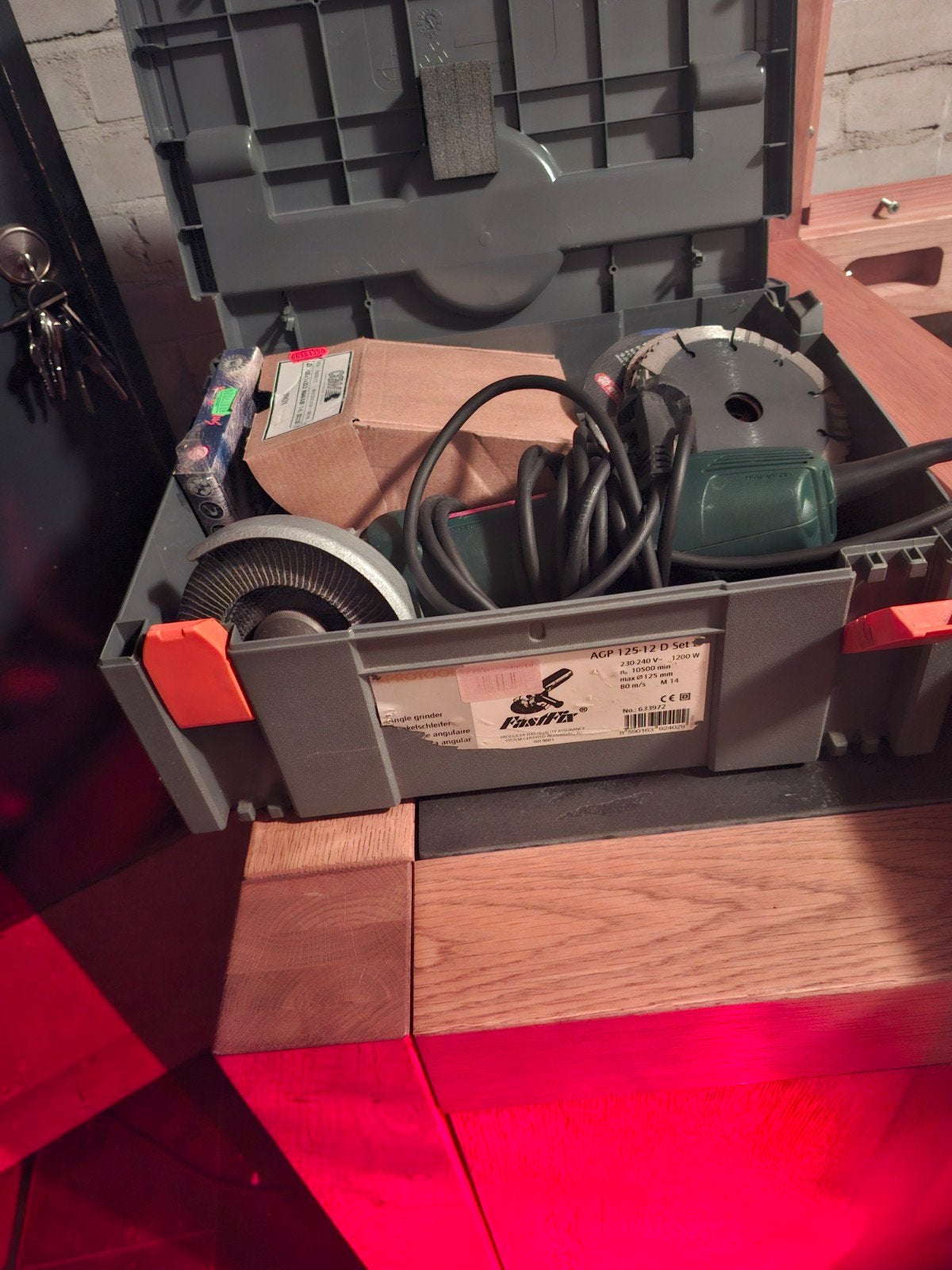 Metabo Haakse Slijpmachine met Accessoires, Ophalen of Verzenden, Gebruikt