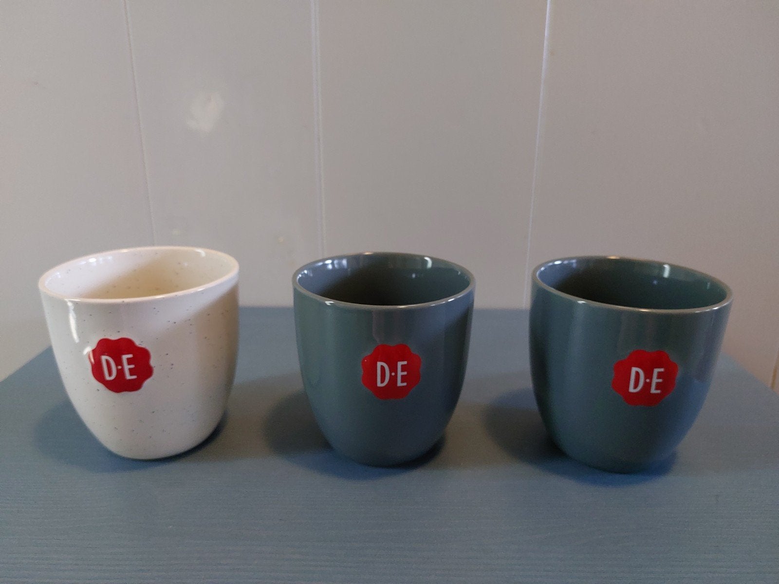Douwe Egberts Mokken Grijs Wit Nieuw, Ophalen, Overige merken, Nieuw, Overige stijlen