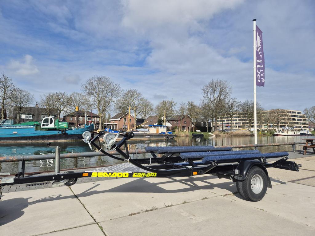 Jetloader dubbel big black led 2022, Watersport en Boten, Boottrailers, Niet ingevuld, Gebruikt, Niet ingevuld, Niet ingevuld