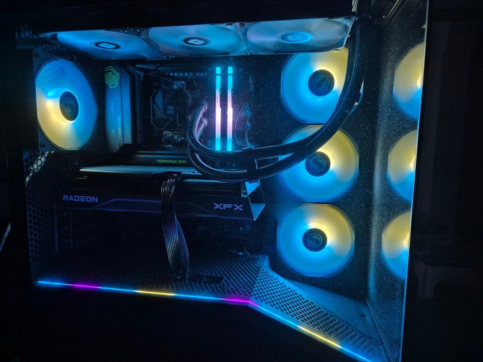 High end gaming pc maar 2 maanden gebruikt, Ophalen, 1 speler, Eén computer, Zo goed als nieuw
