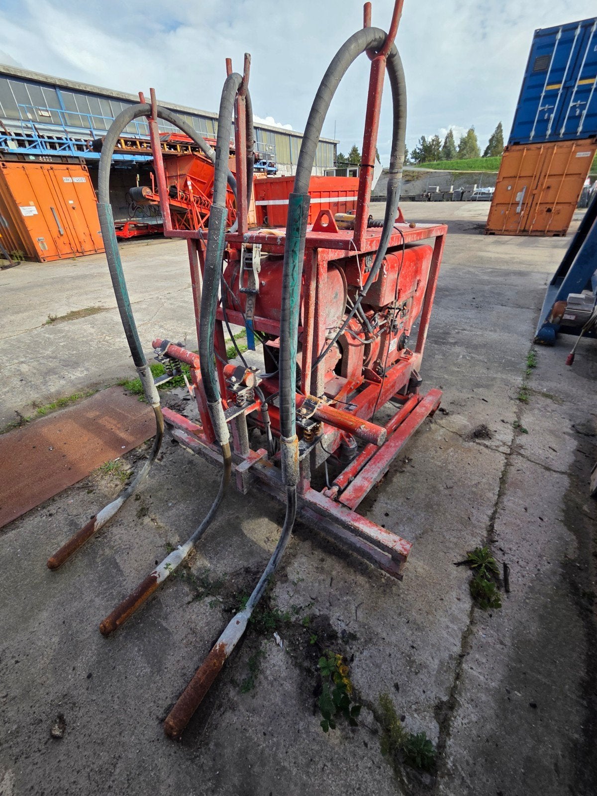 trilnaald.  beton triller met hatz dieselmotor, Ophalen