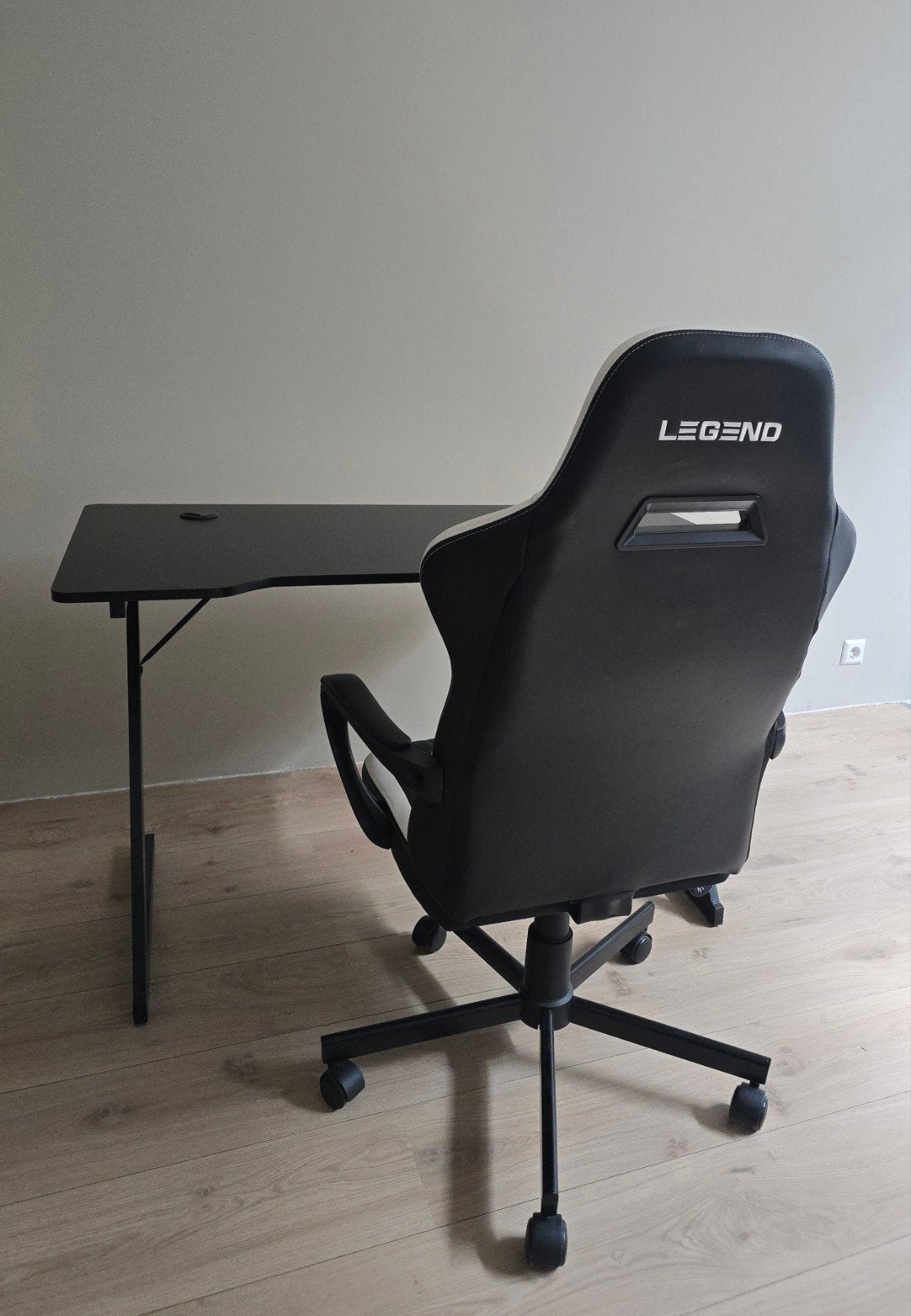 Gaming bureau met verstelbare stoel - Zo goed als nieuw, Ophalen, Zo goed als nieuw, Zwart, Gamingbureau