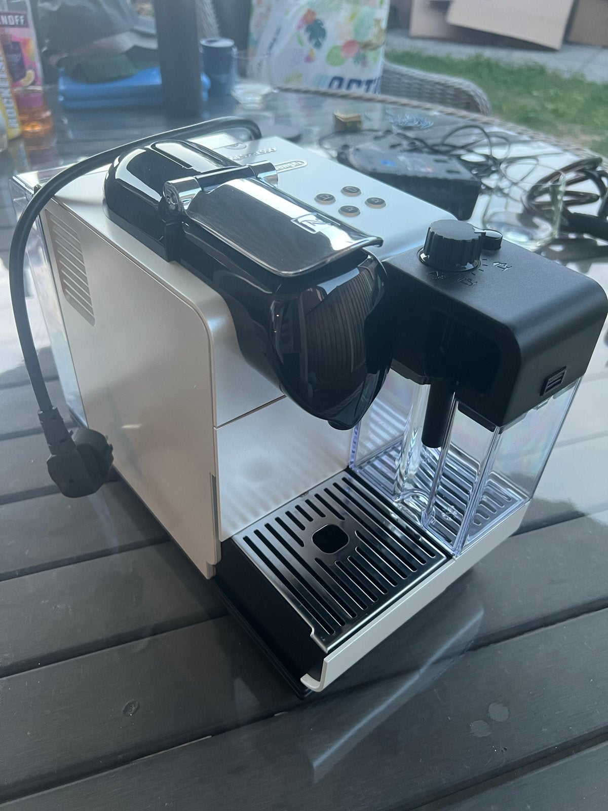 Nespresso De'Longhi Lattissima One - Koffiecupmachine, Ophalen, Koffiemachine, Zo goed als nieuw, 1 kopje