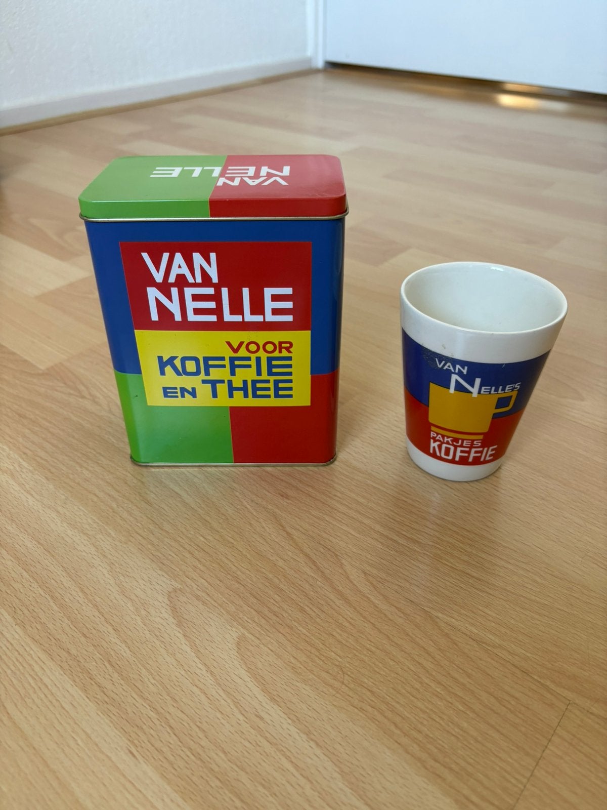 Van Nelle beker en blikje, Huis en Inrichting, Overige materialen, Overige merken, Overige typen, Ophalen of Verzenden