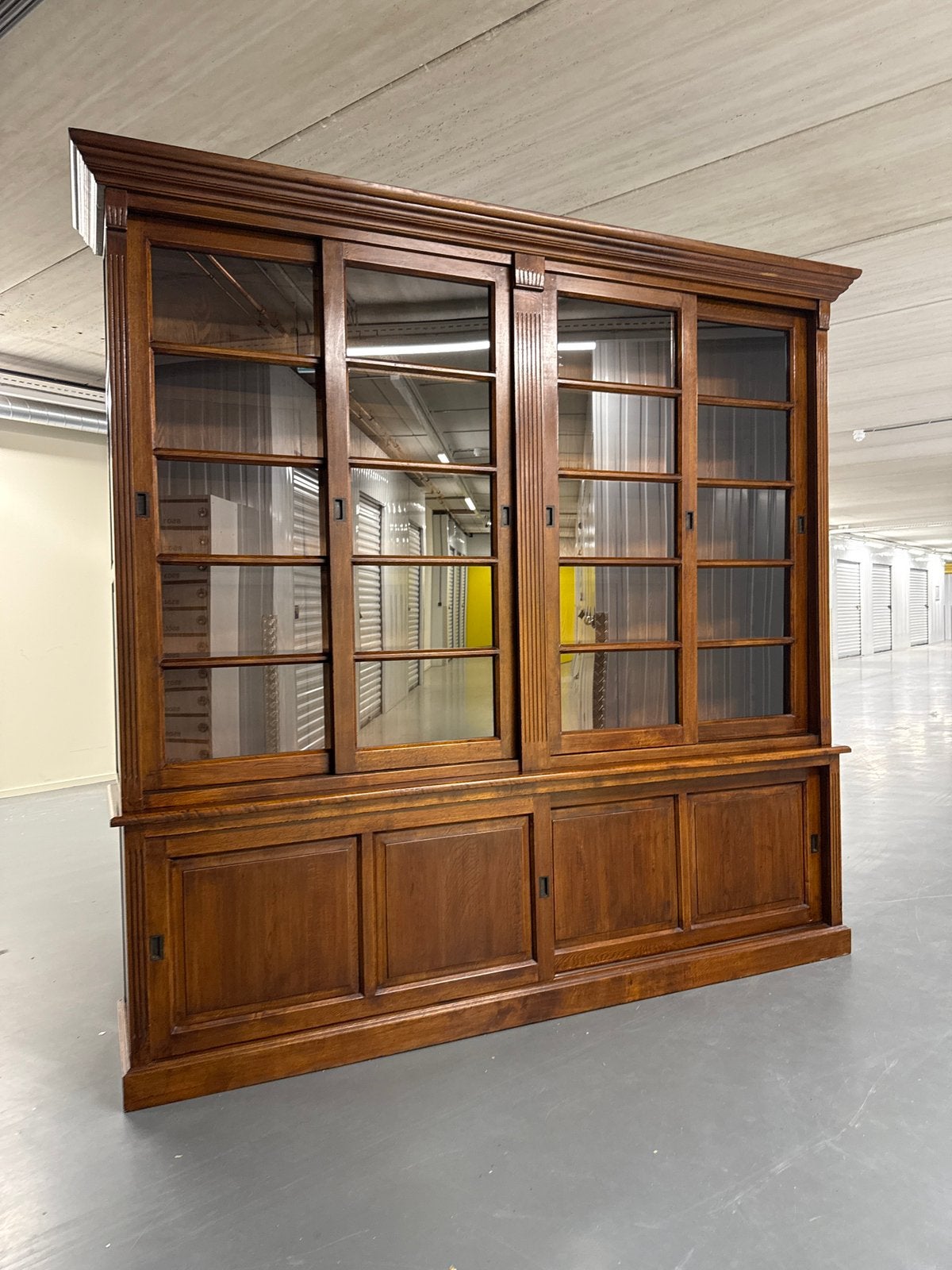 Eichholtz Bibliotheekkast | Massief Eiken, Huis en Inrichting, Met deur(en), 200 cm of meer, Pakhuis Zuidwest, Eikenhout