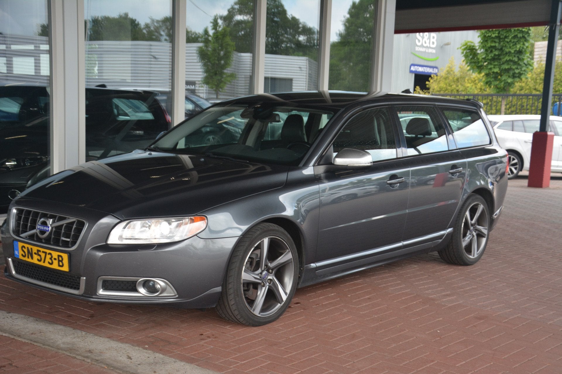 Volvo V70 2.0 D3 R-Design (bj 2013, automaat), Auto's, Volvo, Euro 5, Gebruikt, 1984 cc, Diesel