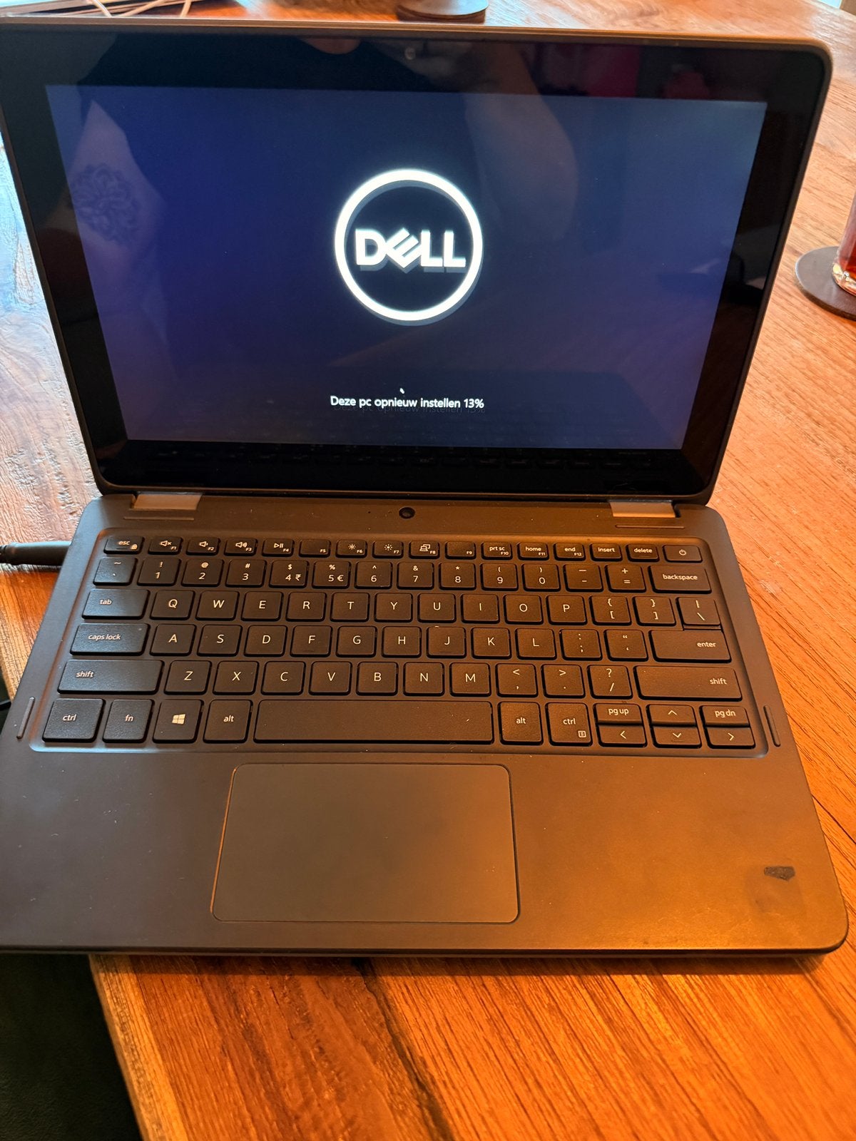 Dell Latitude 3120 laptop, Computers en Software, Ophalen, Gebruikt, 2 tot 3 Ghz, Qwerty