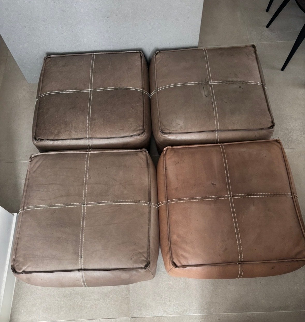 Set van 4 leren poefs - Bruin, Huis en Inrichting, Ophalen, Gebruikt, Leer, 50 tot 75 cm