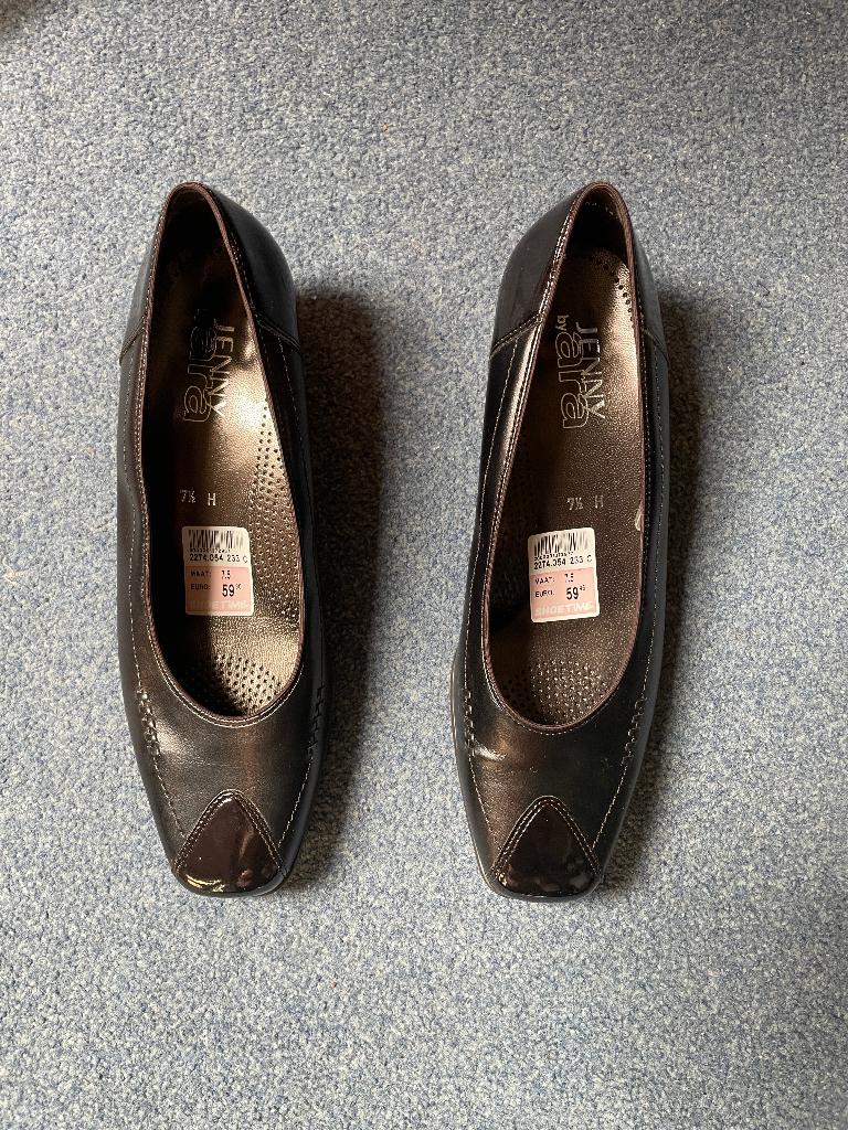 Elegante Damesschoenen maat 7½, Kleding | Dames, Schoenen, Pumps, Bruin, Verzenden, Zo goed als nieuw