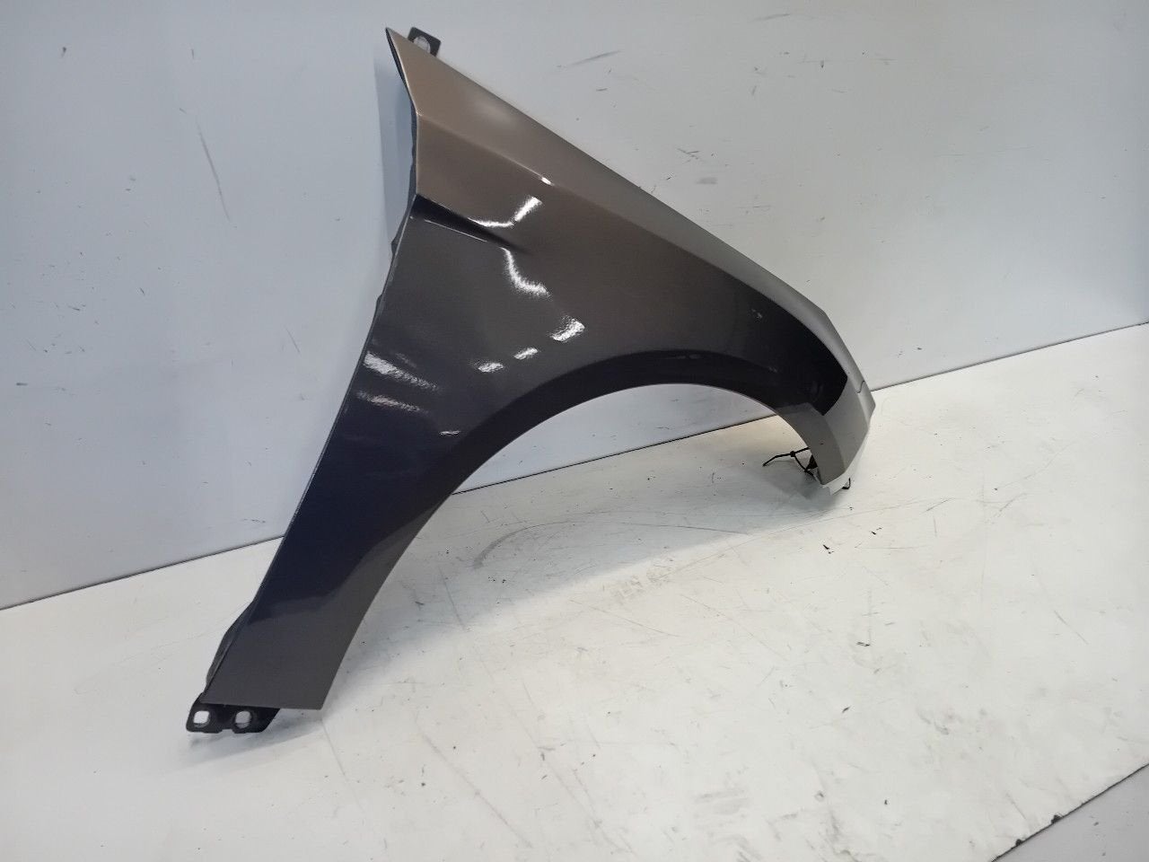 Spatbord rechts voor Ford Focus, Auto-onderdelen, Onderdelen@venauto.nl, Van der Ven Autorecycling B.V., Gebruikt, Ettenseweg 76, 4706 PB Roosendaal, The Netherlands