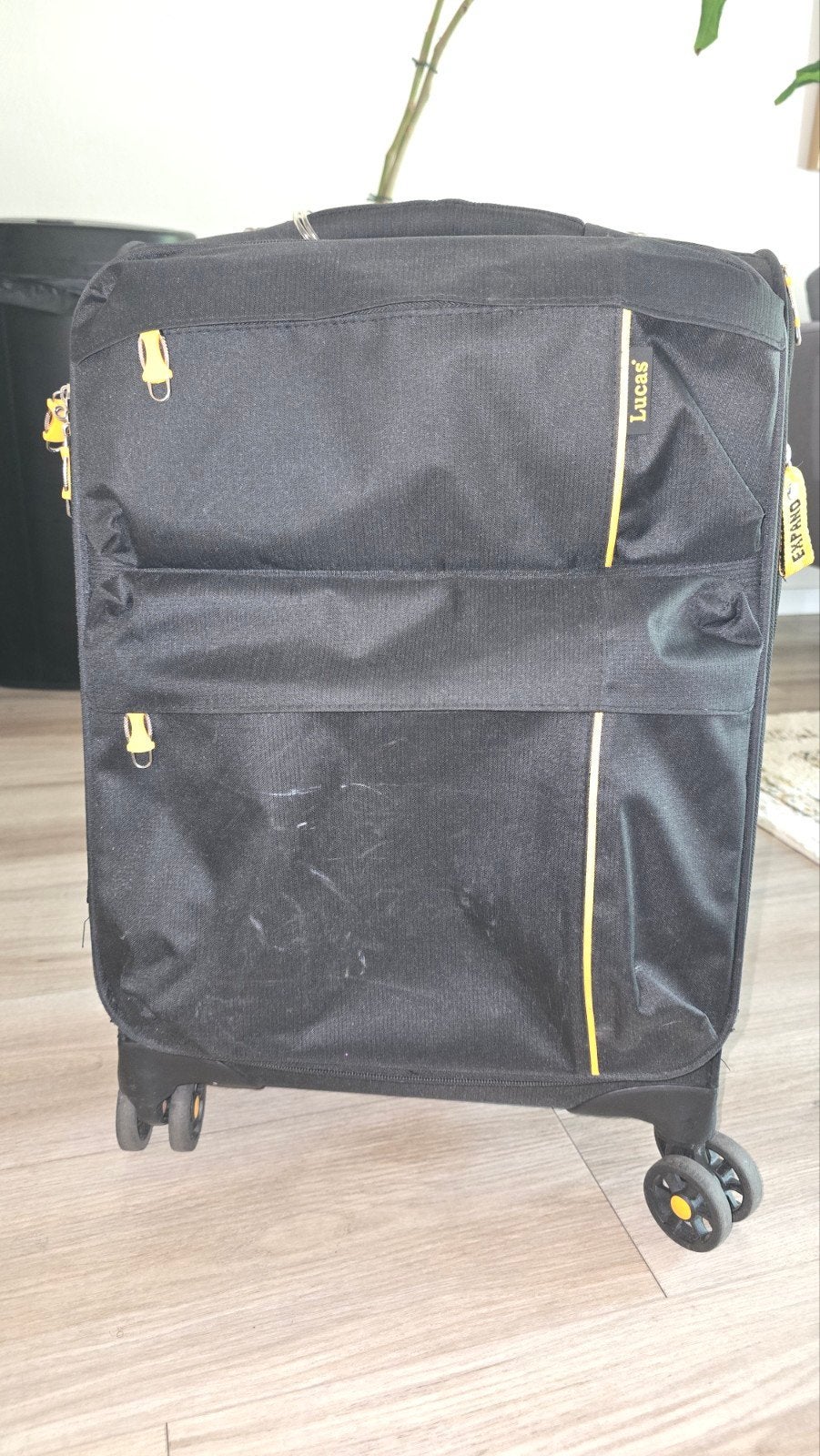 Lucas Ultra Light Carry on Softside  Expandable Luggage, Ophalen, 40 tot 60 cm, Gebruikt, Zwart