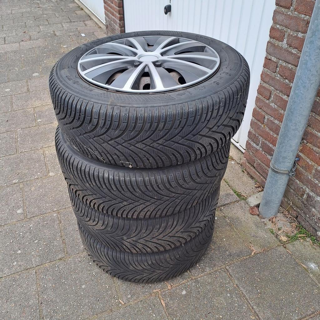 Winterbanden met velgen 205/55 R16 Kleber, Ophalen of Verzenden, Gebruikt