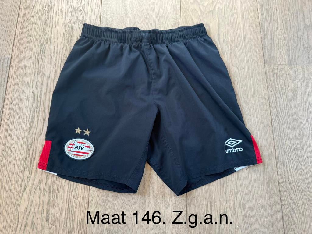 PSV Umbro Voetbalbroekje Maat 146 Z.g.a.n., Ophalen of Verzenden, Zo goed als nieuw, Jongen, Sport- of Zwemkleding