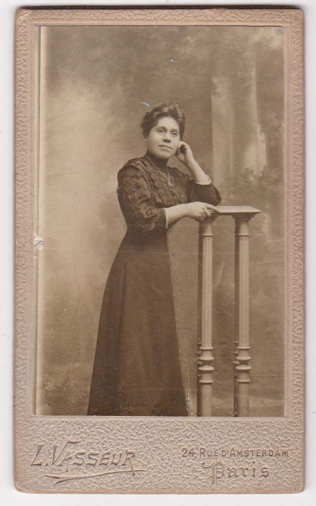 CDV van een Vrouw - Foto L. Vasseur Parijs -, Verzamelen, Gebruikt, Verzenden, Foto, Buitenland