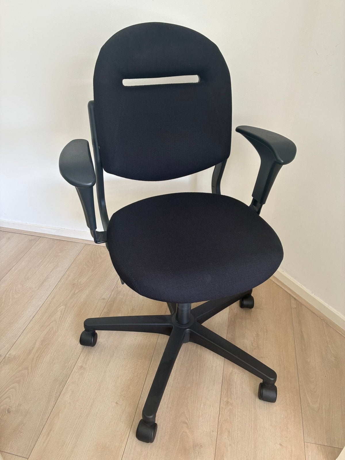 Ahrend bureaustoel 220 zgan, Huis en Inrichting, Bureaustoelen, Ophalen, Zwart, Zo goed als nieuw, Bureaustoel