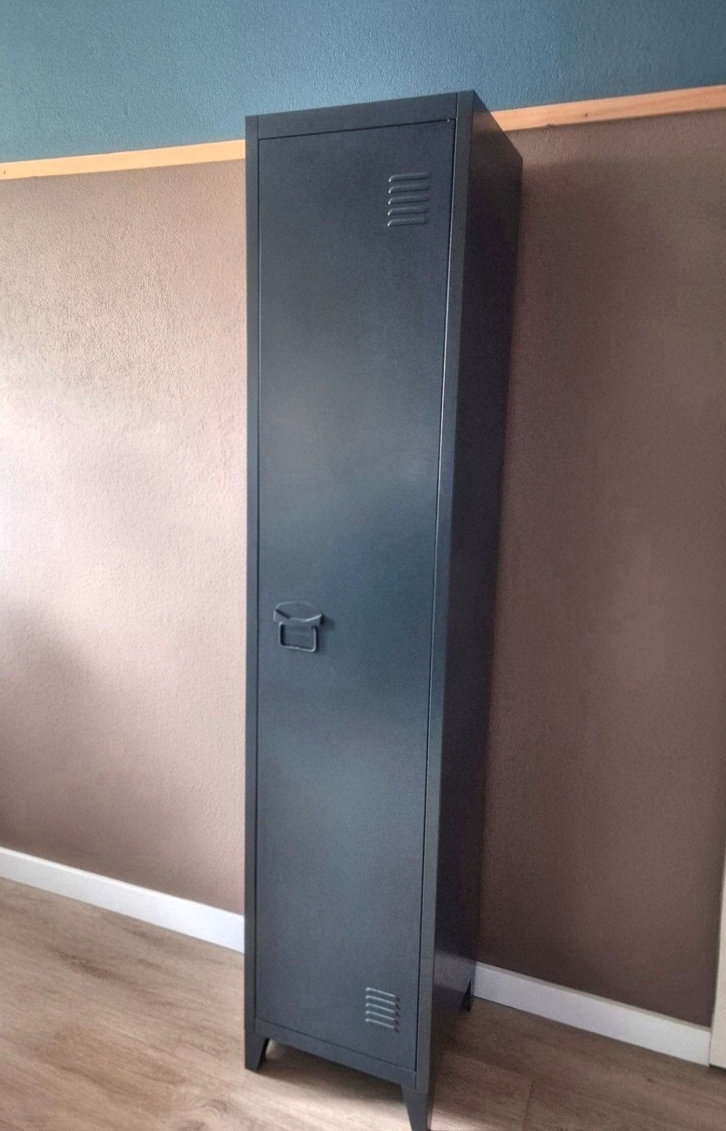zgn gave, smalle lockerkast met 3 plankjes, Ophalen, Zo goed als nieuw