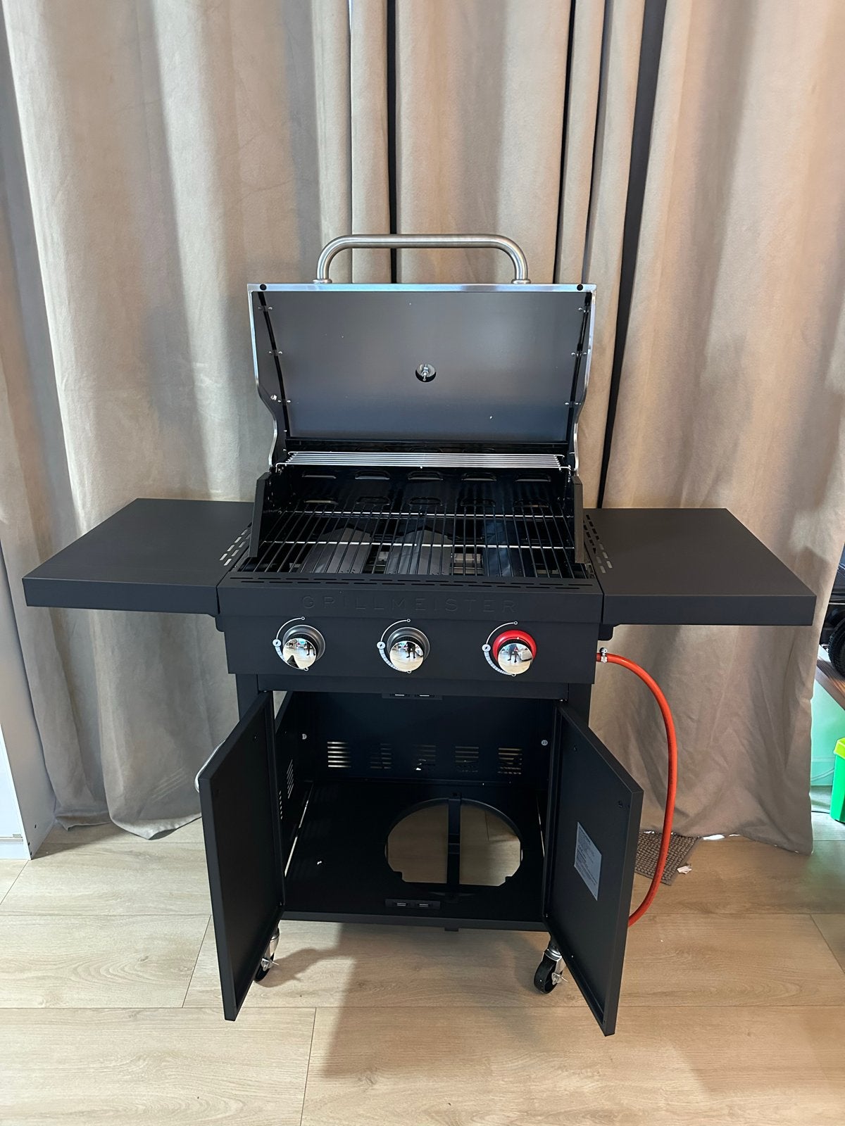 Nieuwe Gas-BBQ met 3 branders - Ongebruikt en Kwalitatief, Ophalen, Nieuw