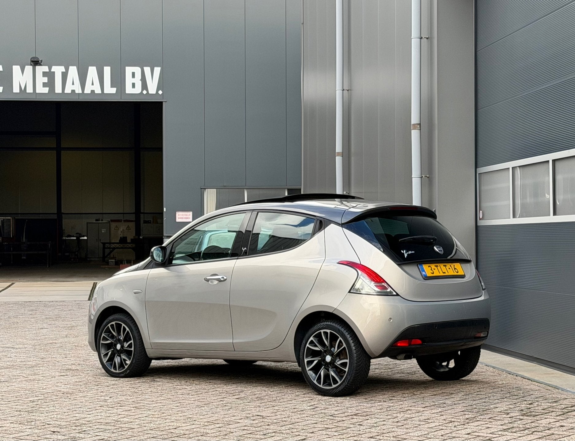 Lancia Ypsilon 0.9 TwinAir Platinum bj.2014 5 Drs|Leder|Clim, Auto's, Voorwielaandrijving, Euro 5, 86 pk, Gebruikt