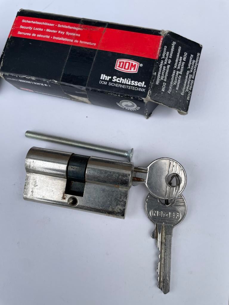 2 cilinder sloten, Ophalen, Zo goed als nieuw, Rvs, Slot