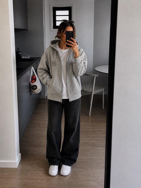 Moncler Zipped Up Grijs, Verzenden, Zo goed als nieuw, Maat 46 (S) of kleiner, Grijs