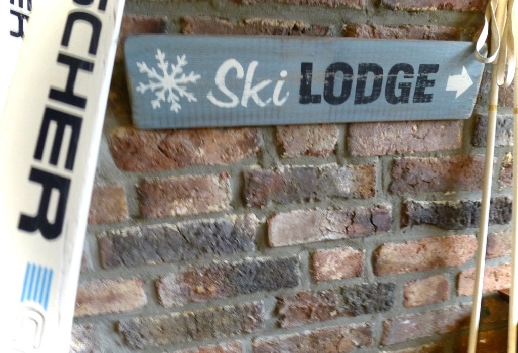 Handgeschilderd Après Ski bord / Lodge / lift / slee / cocoa, Hout, Vintage, 13 cm, Ophalen of Verzenden