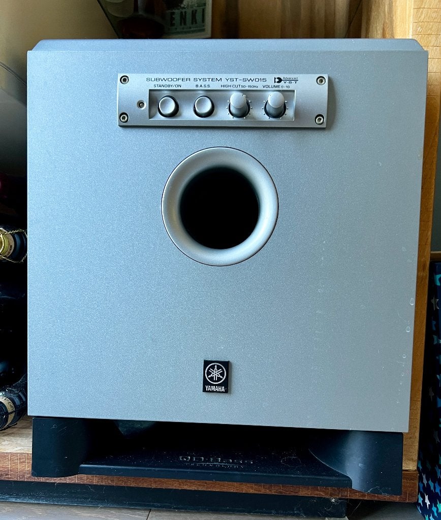 Yamaha YST-SW015 Subwoofer Zilver grijs 2x, Audio, Tv en Foto, Luidsprekers, Gebruikt, Subwoofer, Yamaha, Ophalen of Verzenden