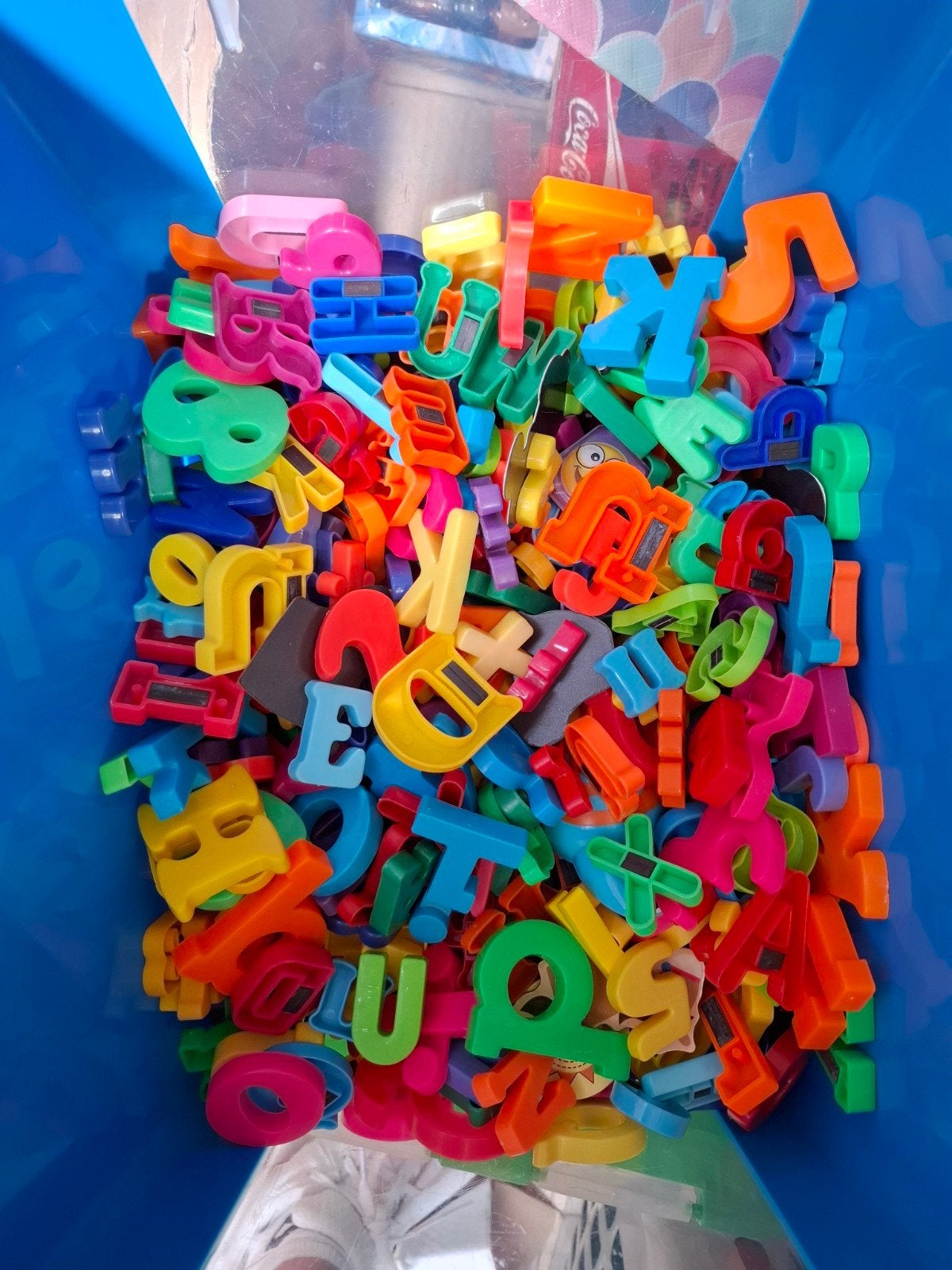 Veel kleurrijke magneetletters en -cijfers, Ophalen of Verzenden, Gebruikt, Taal en Lezen