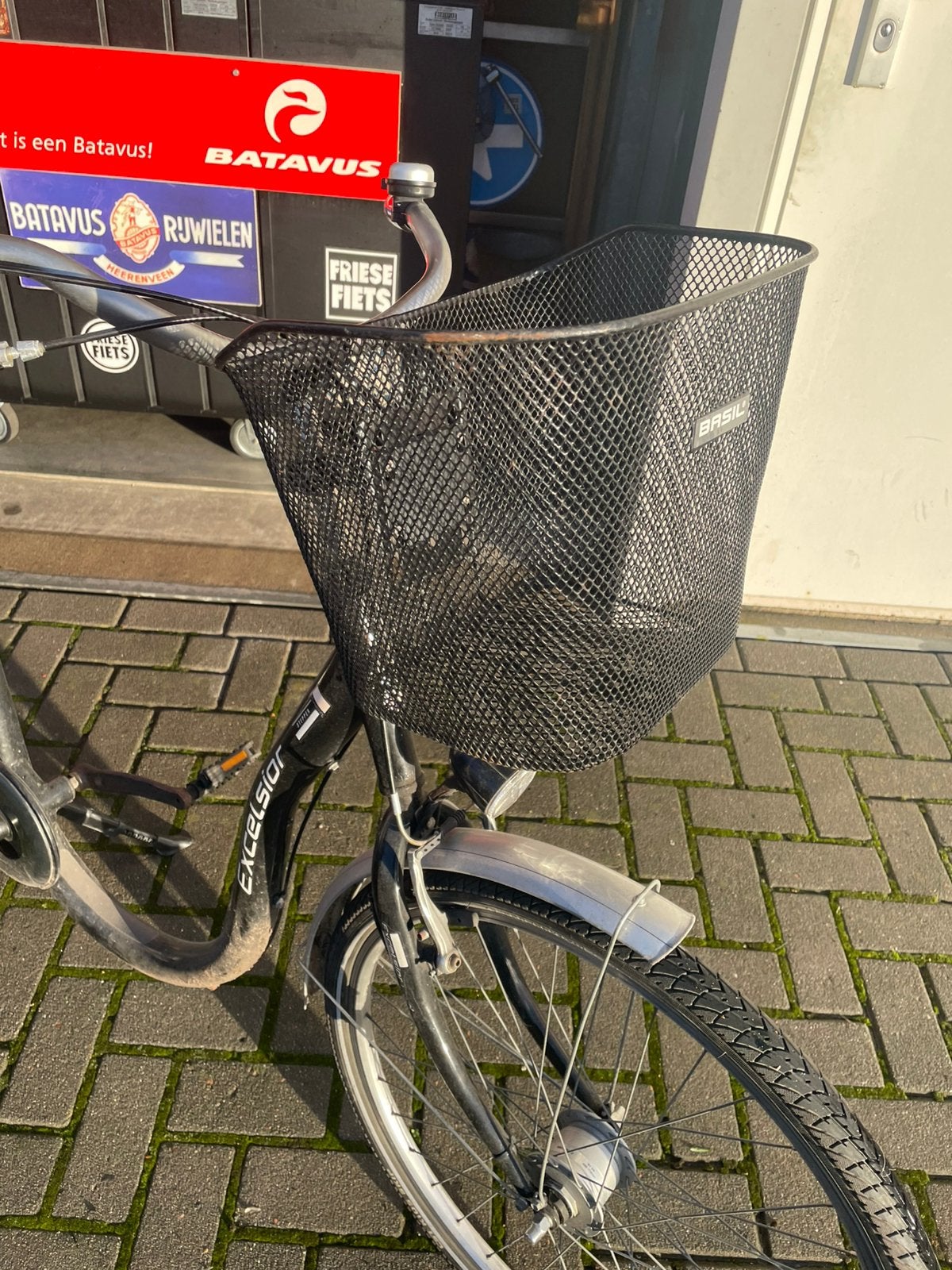 Basil fietsmand voorop - Zwart - fiets mand mandje, Ophalen of Verzenden, Zo goed als nieuw