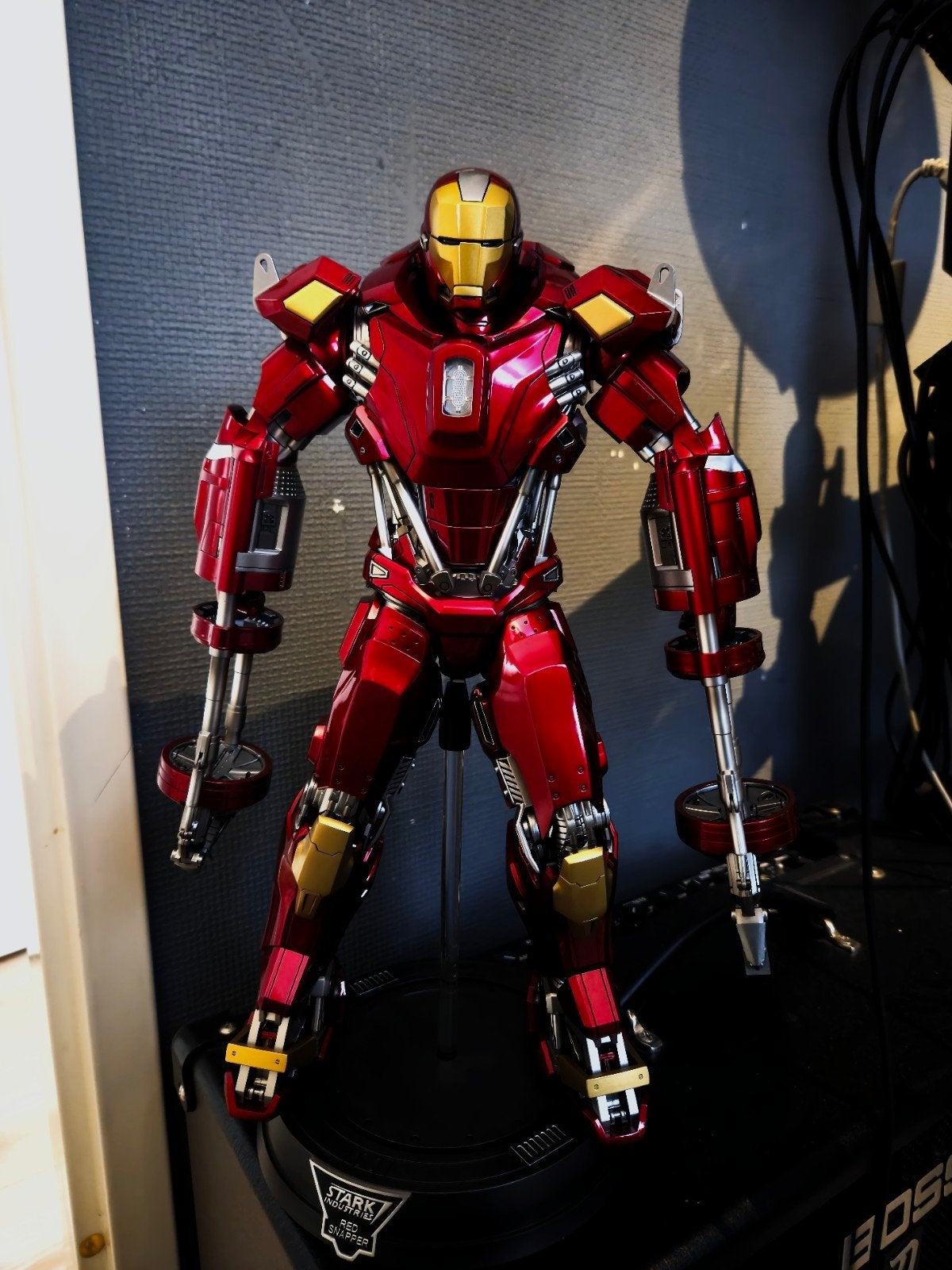 Hot Toys Iron Man "Red Snapper", Ophalen of Verzenden, Zo goed als nieuw