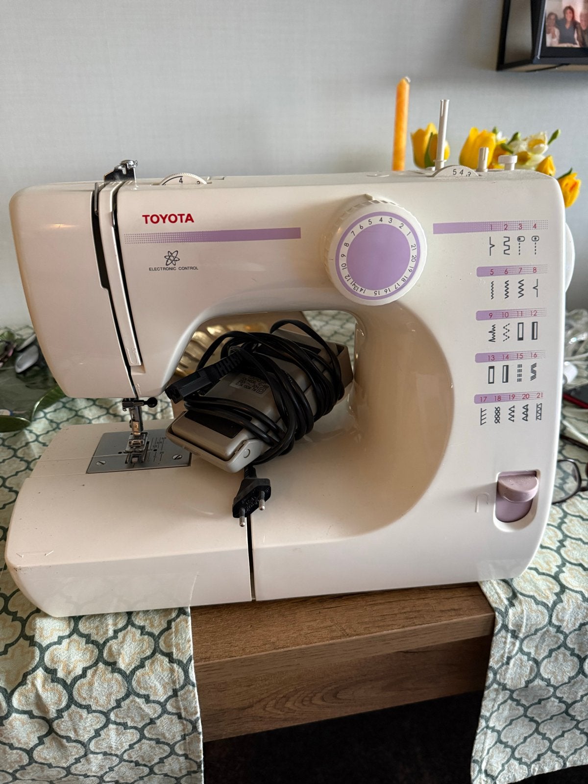 Zo goed als nieuwe Toyota Naaimachine - Prachtig model!, Ophalen of Verzenden, Zo goed als nieuw, Naaimachine, Overige merken