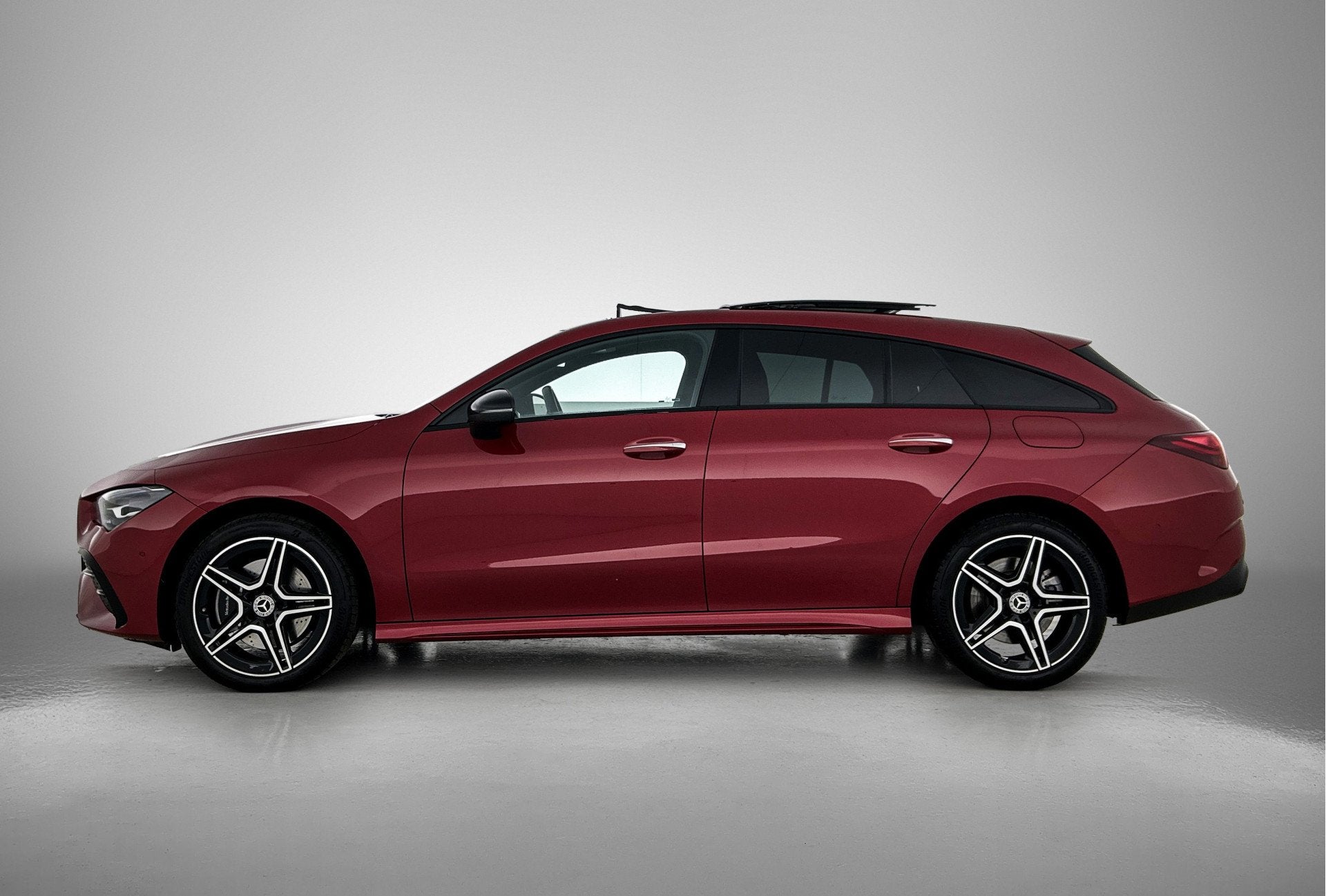 Mercedes-Benz CLA-Klasse Shooting Brake 250 e AMG-line Licht, Auto's, Gebruikt, 4 cilinders, Automatische klimaatregeling, Hybride Elektrisch/Benzine