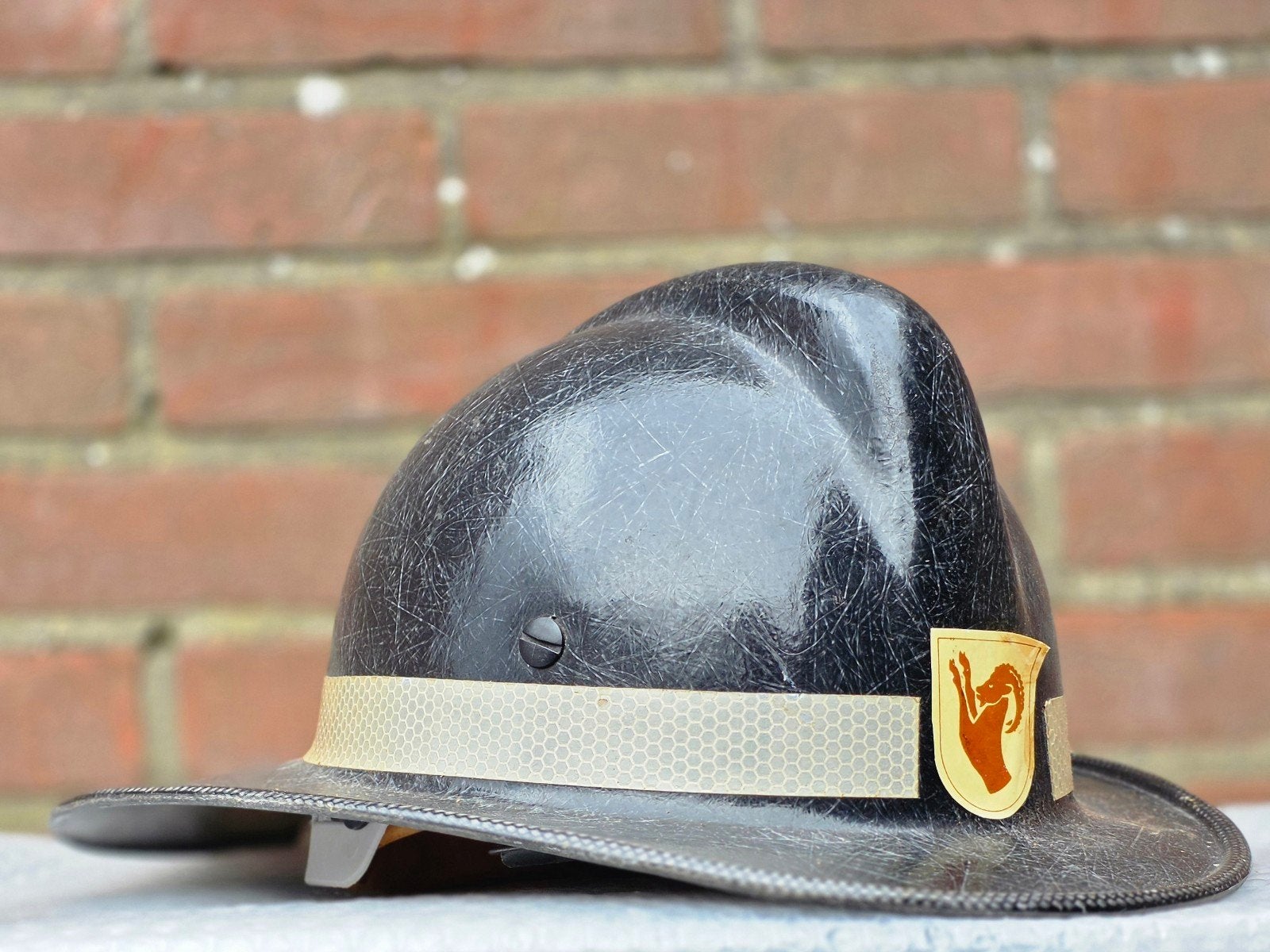 brandweerhelm brandweer, Ophalen of Verzenden, Landmacht, Nederland, Embleem of Badge