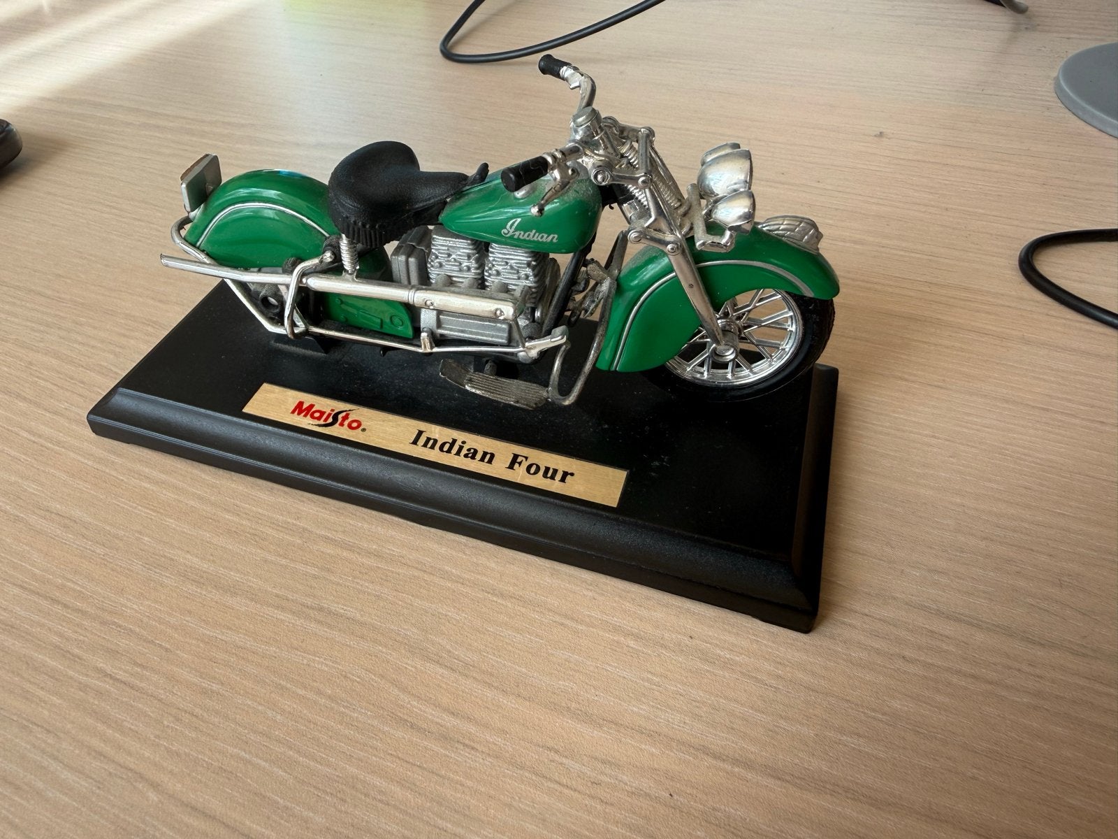 Maisto Indian Four modelmotor - Groen, Hobby en Vrije tijd, Ophalen of Verzenden, Zo goed als nieuw, Motor