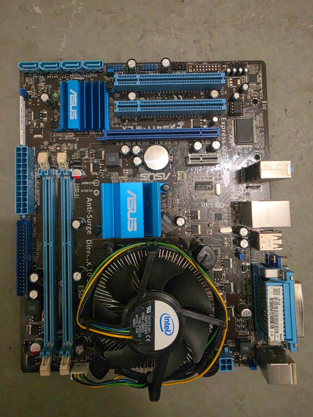 ASUS P5G41T-M LX moederbord + Intel CPU + koeler – DDR3 LGA7, Computers en Software, Ophalen of Verzenden, Gebruikt, DDR2